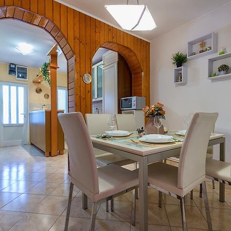 Primorski Dolac Holiday Villa Anna מראה חיצוני תמונה