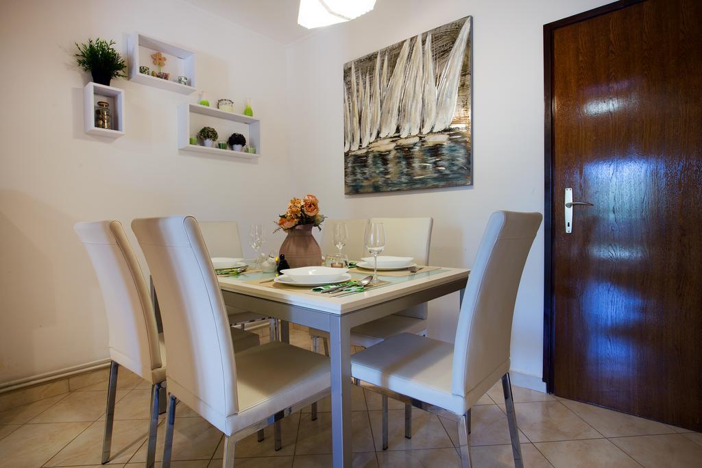 Primorski Dolac Holiday Villa Anna מראה חיצוני תמונה