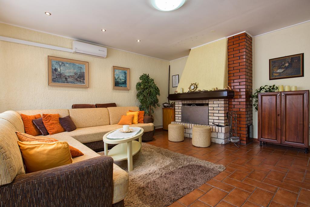 Primorski Dolac Holiday Villa Anna מראה חיצוני תמונה