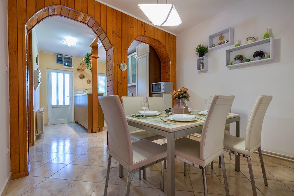Primorski Dolac Holiday Villa Anna מראה חיצוני תמונה